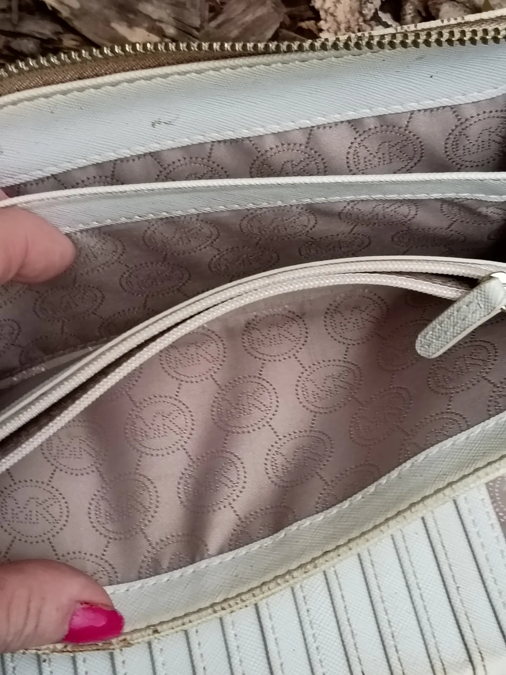 Michael Kors Beige Logo Zip Wallet